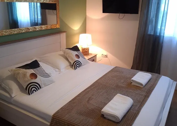 아파트 Seaside With A Swimming Pool Pag - 6412 *