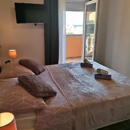 Apartamento Seaside With A Swimming Pool Pag - 6412 *