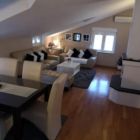 דירה Seaside With A Swimming Pool Pag - 6412 פג