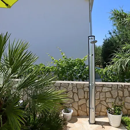 Appartamento Seaside With A Swimming Pool Pag - 6412 Pag Town