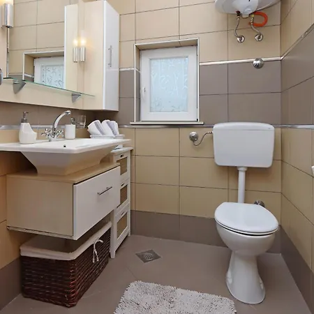 Apartmán Seaside With A Swimming Pool Pag - 6412 Pag Town