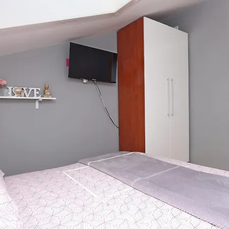 Apartmán Seaside With A Swimming Pool Pag - 6412 Pag Town