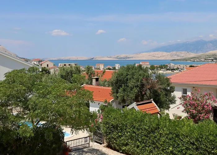 Seaside With A Swimming Pool Pag - 6412 アパート パグ